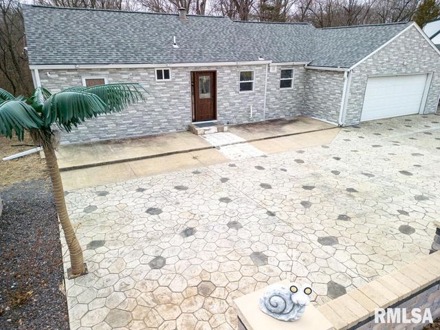 2708 BLOOMINGTON Road, East Peoria, IL 61611