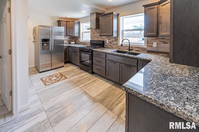 2708 BLOOMINGTON Road, East Peoria, IL 61611