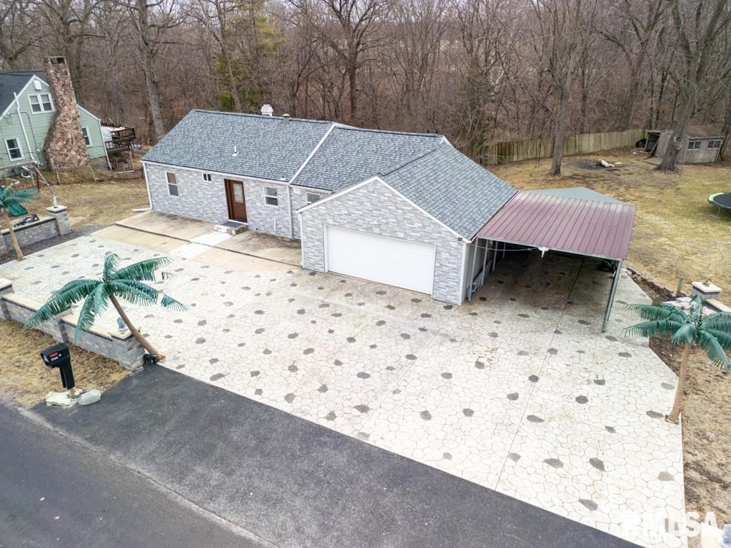 2708 BLOOMINGTON Road, East Peoria, IL 61611