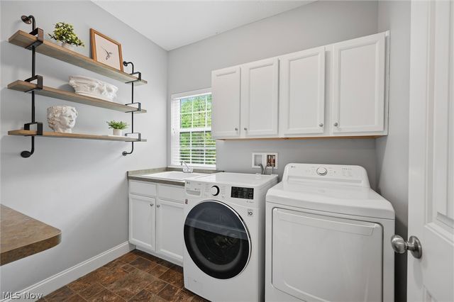 12067 Summerwood Drive, Concord Twp, OH 44077