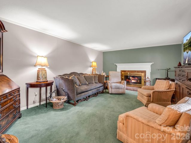 213 Raintree Drive, Hendersonville, NC 28791