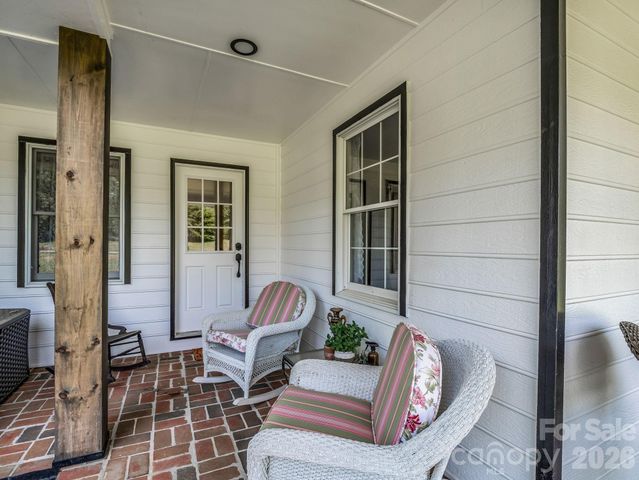 213 Raintree Drive, Hendersonville, NC 28791