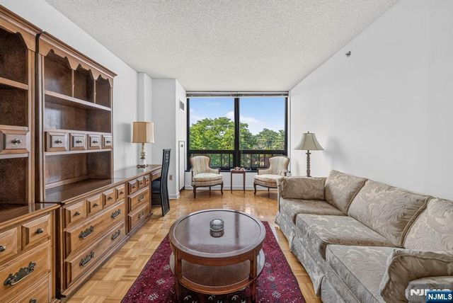 900 Palisade Avenue 3D, Fort Lee, NJ 07024