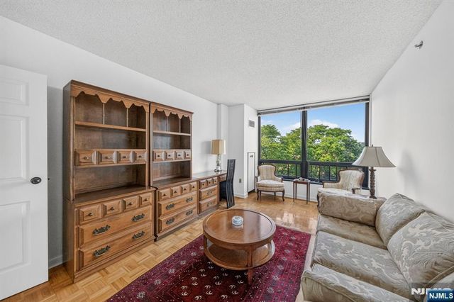900 Palisade Avenue 3D, Fort Lee, NJ 07024
