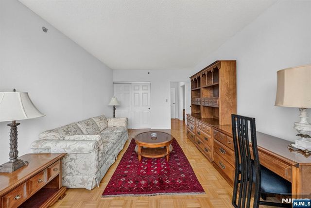 900 Palisade Avenue 3D, Fort Lee, NJ 07024