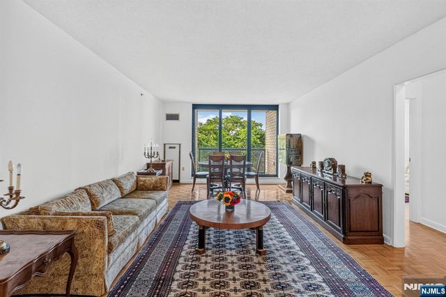 900 Palisade Avenue 3D, Fort Lee, NJ 07024