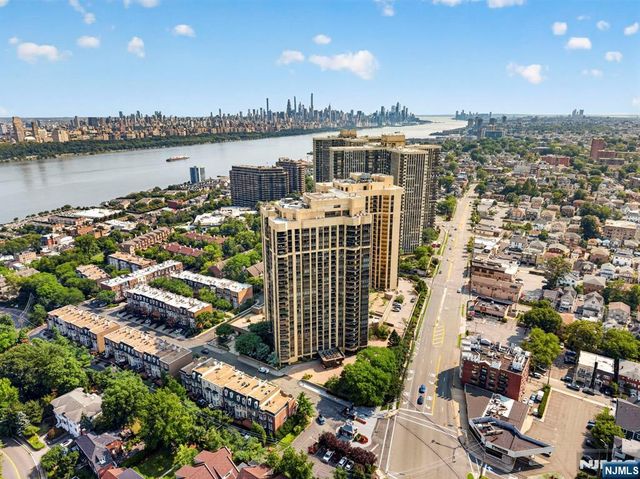 900 Palisade Avenue 3D, Fort Lee, NJ 07024
