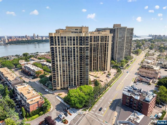 900 Palisade Avenue 3D, Fort Lee, NJ 07024