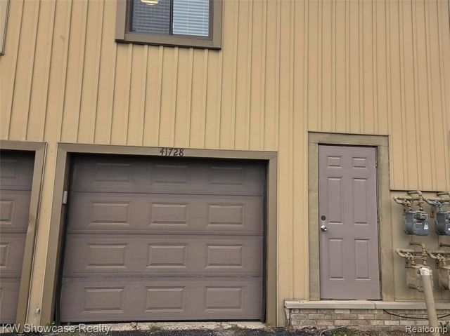 41728 Bedford Dr 150, Canton, MI 48187