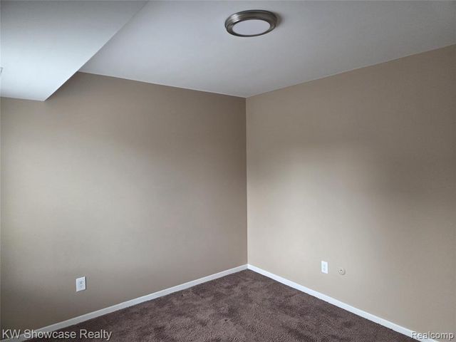 41728 Bedford Dr 150, Canton, MI 48187