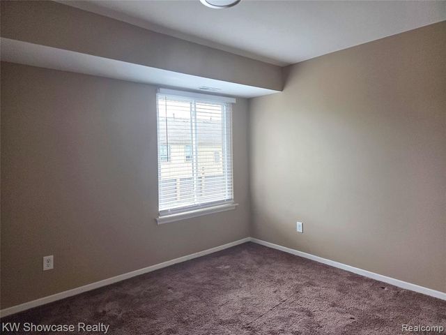 41728 Bedford Dr 150, Canton, MI 48187