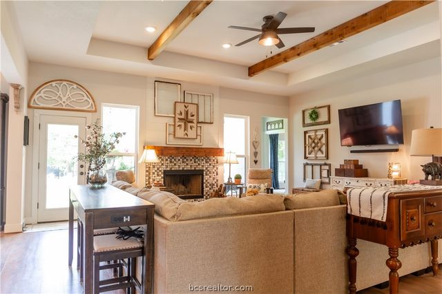 5036 Glory Road, Bryan, TX 77808