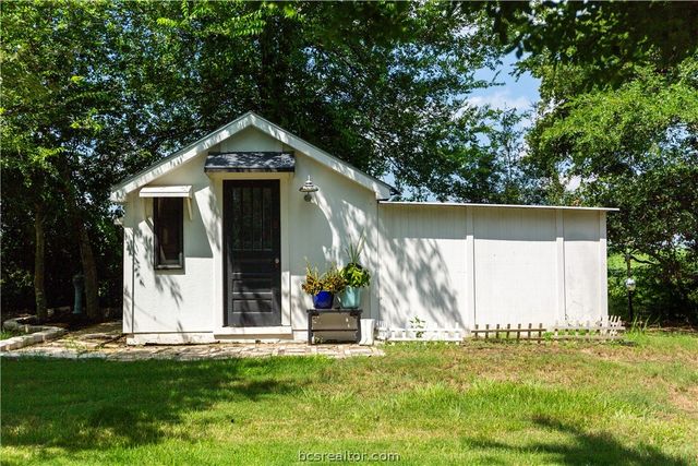 5036 Glory Road, Bryan, TX 77808
