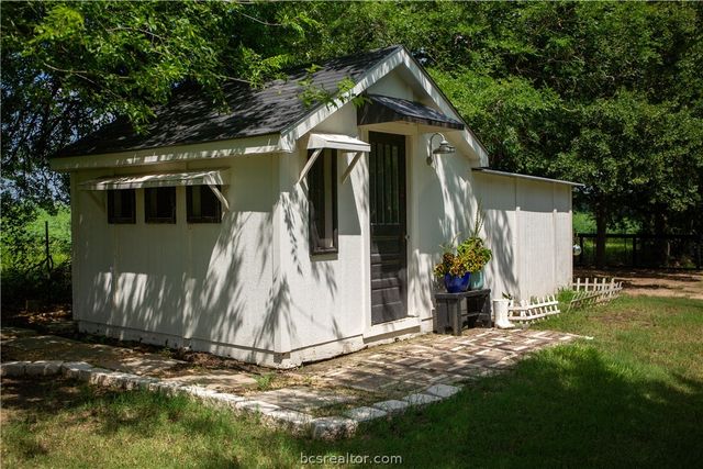 5036 Glory Road, Bryan, TX 77808
