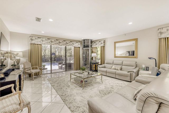 10273 St Andrews Road, Boynton Beach, FL 33436