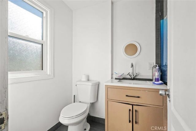 1438 E 20th Street, Los Angeles, CA 90011