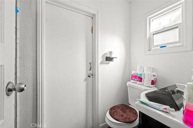 1438 E 20th Street, Los Angeles, CA 90011