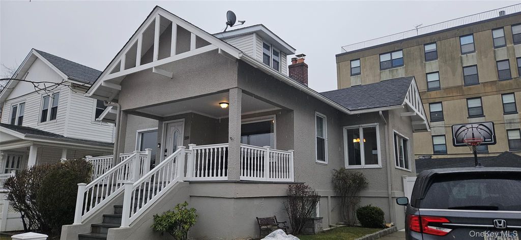 218 W Chester Street, Long Beach, NY 11561