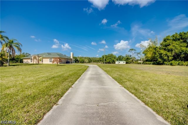 17090 Silver Panther LN, Fort Myers, FL 33913