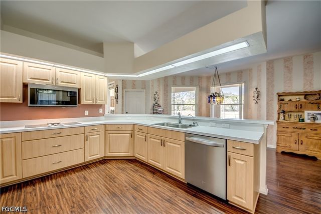 17090 Silver Panther LN, Fort Myers, FL 33913