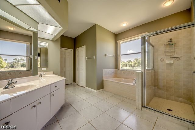 17090 Silver Panther LN, Fort Myers, FL 33913