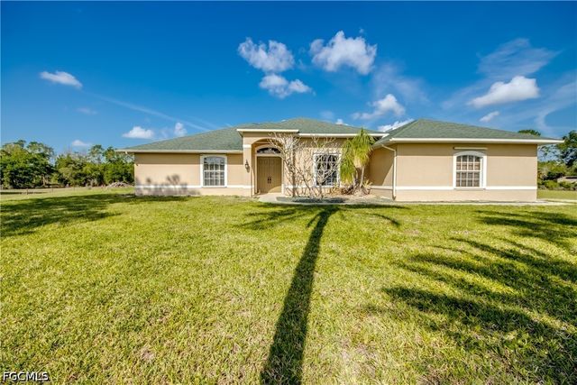 17090 Silver Panther LN, Fort Myers, FL 33913