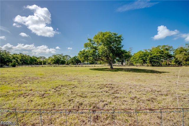 17090 Silver Panther LN, Fort Myers, FL 33913