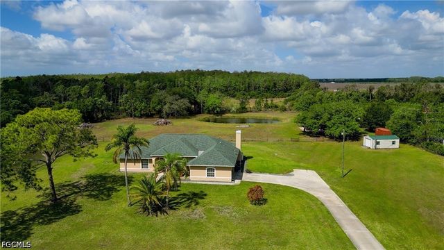 17090 Silver Panther LN, Fort Myers, FL 33913