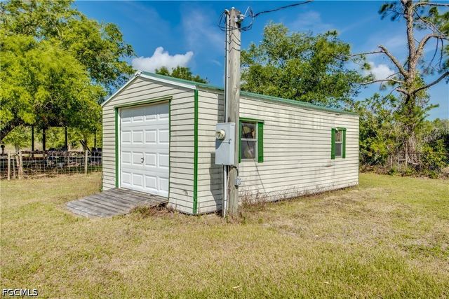 17090 Silver Panther LN, Fort Myers, FL 33913