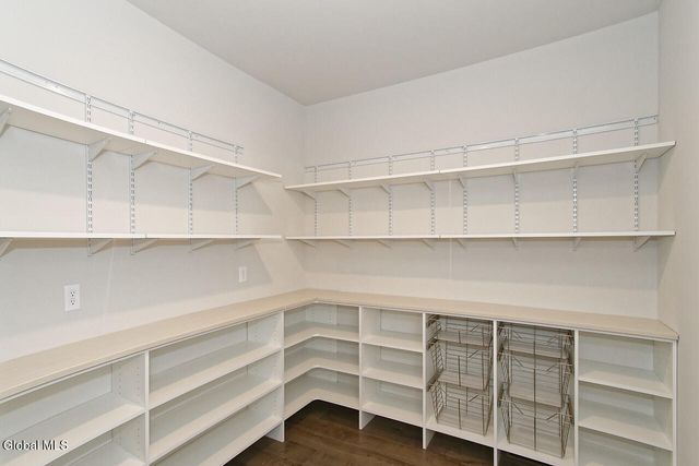 7 Mapleton Court, Clifton Park, NY 12065