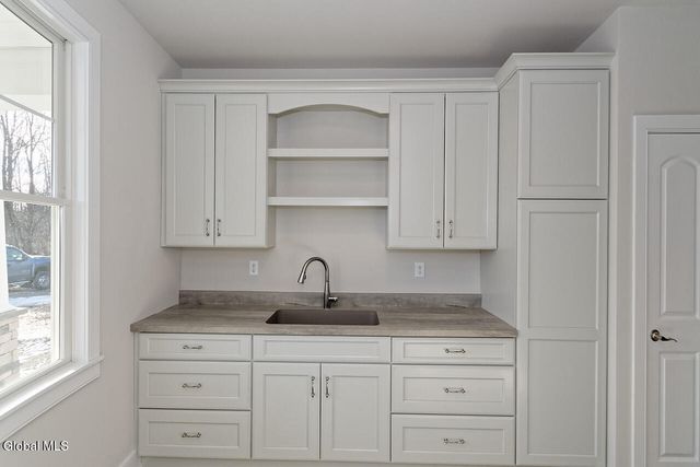 7 Mapleton Court, Clifton Park, NY 12065