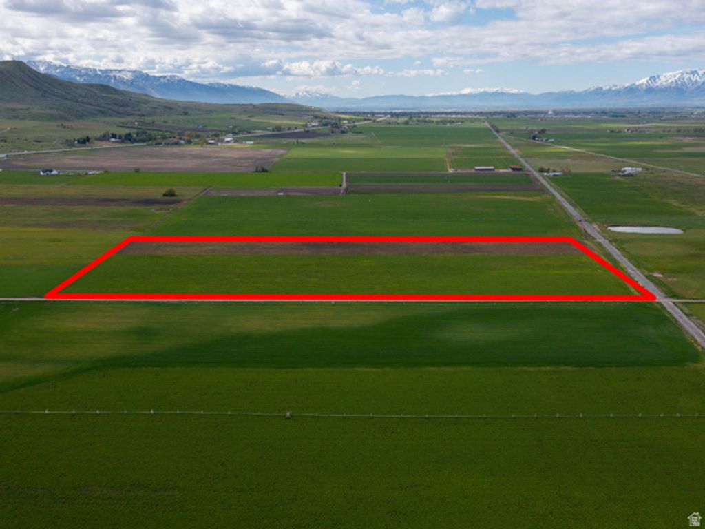 Image 3 of property listing at 800 E 9000 N, Richmond, UT 84333