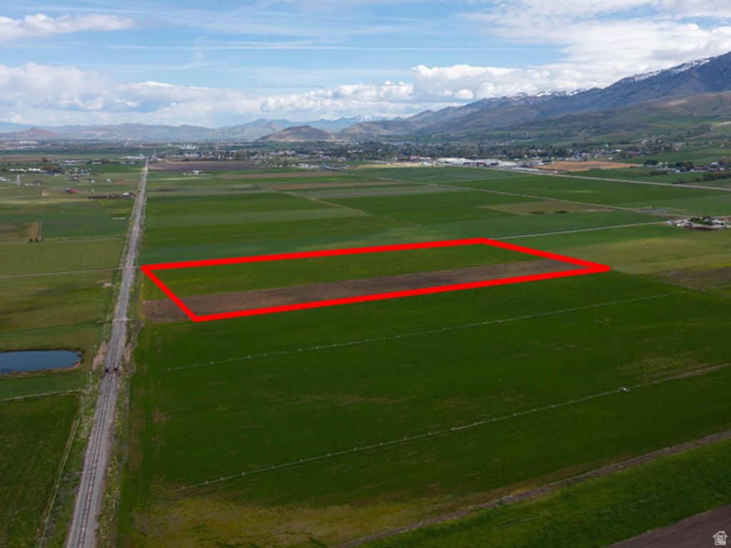 Image 5 of property listing at 800 E 9000 N, Richmond, UT 84333