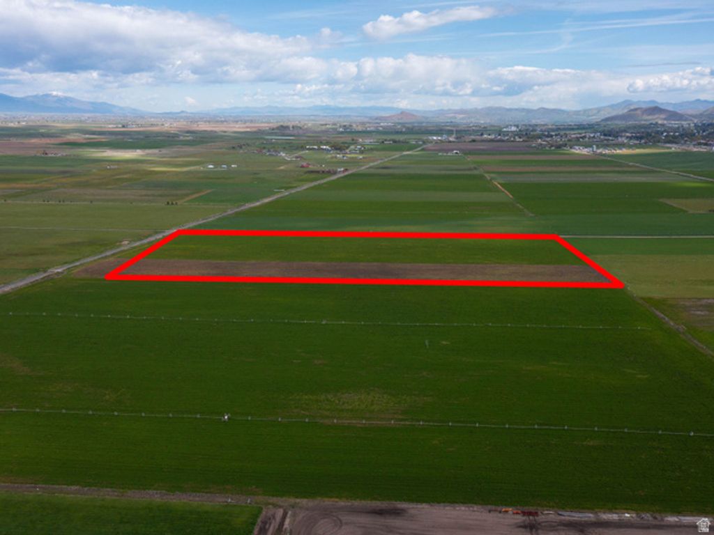 Image 6 of property listing at 800 E 9000 N, Richmond, UT 84333