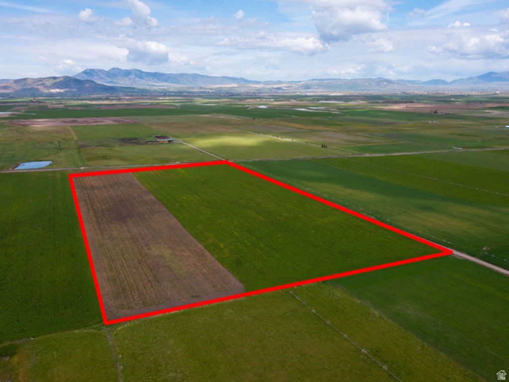 Image 8 of property listing at 800 E 9000 N, Richmond, UT 84333