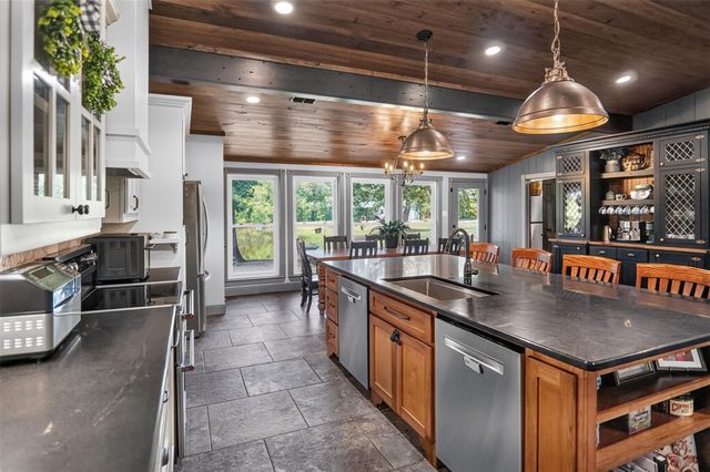 7837 Farm Road 2648, Paris, TX 75462