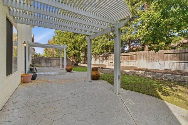 243 John Kamps Way, Ripon, CA 95366