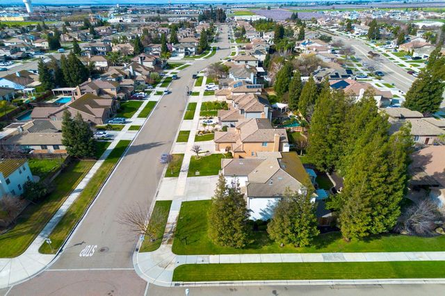 243 John Kamps Way, Ripon, CA 95366