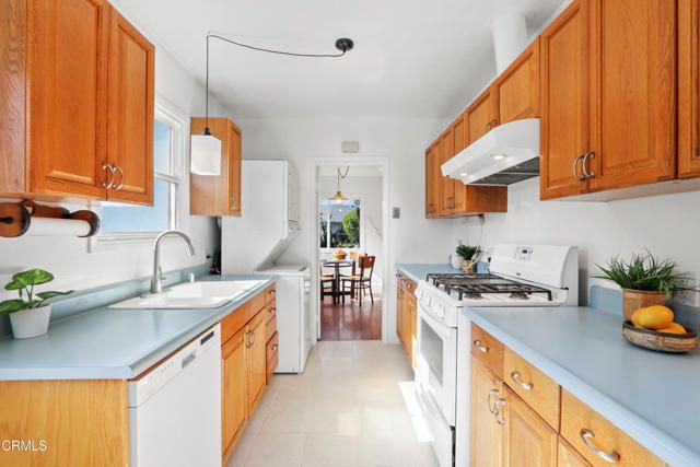 2062 N Garfield Avenue, Pasadena, CA 91104