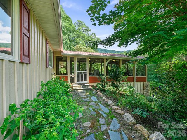 1065 Upper Pig Pen Road, Green Mountain, NC 28740