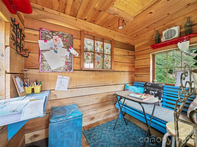 1065 Upper Pig Pen Road, Green Mountain, NC 28740
