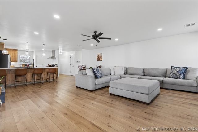 116 Carlyle Road, Bartlesville, OK 74003