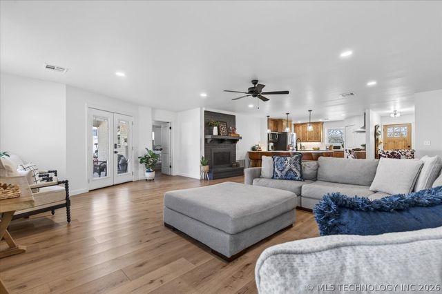 116 Carlyle Road, Bartlesville, OK 74003