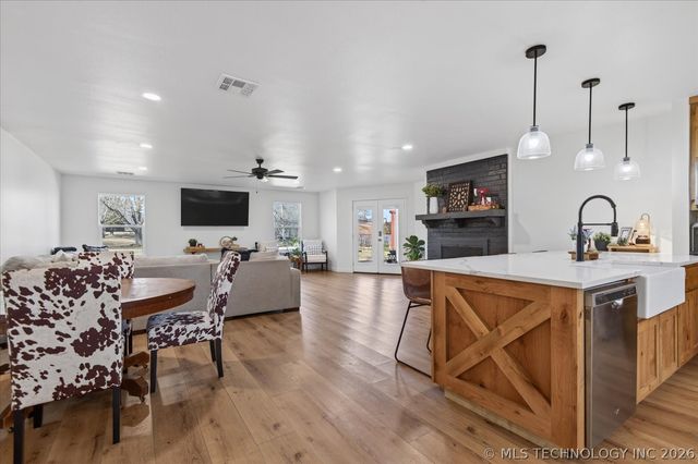 116 Carlyle Road, Bartlesville, OK 74003