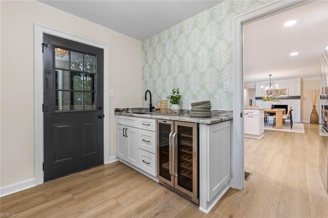 608 Thalia RD, Virginia Beach, VA 23452