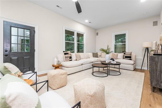 608 Thalia RD, Virginia Beach, VA 23452