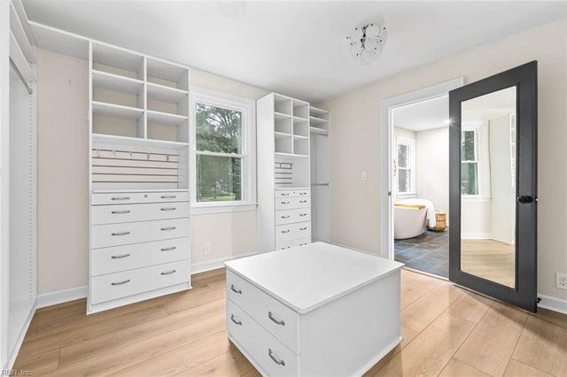 608 Thalia RD, Virginia Beach, VA 23452