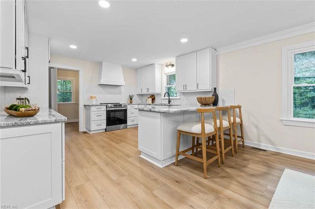 608 Thalia RD, Virginia Beach, VA 23452