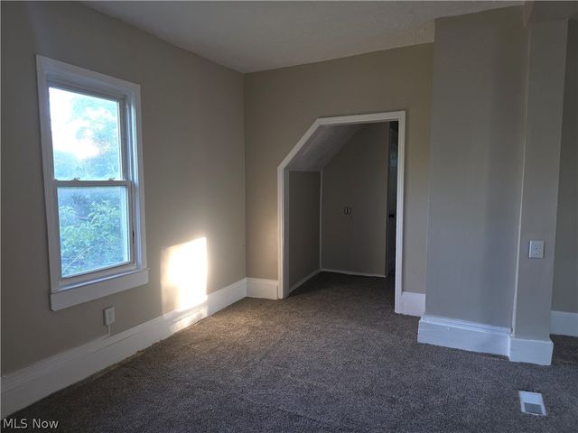12423 Phillips Avenue, Cleveland, OH 44108
