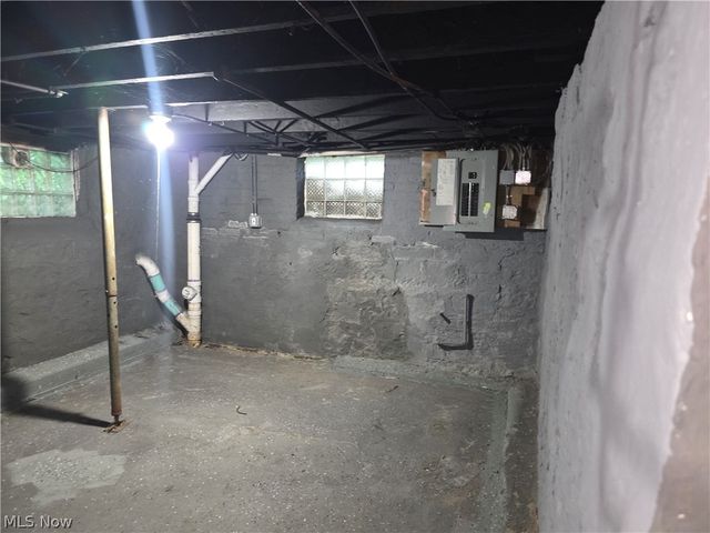 12423 Phillips Avenue, Cleveland, OH 44108
